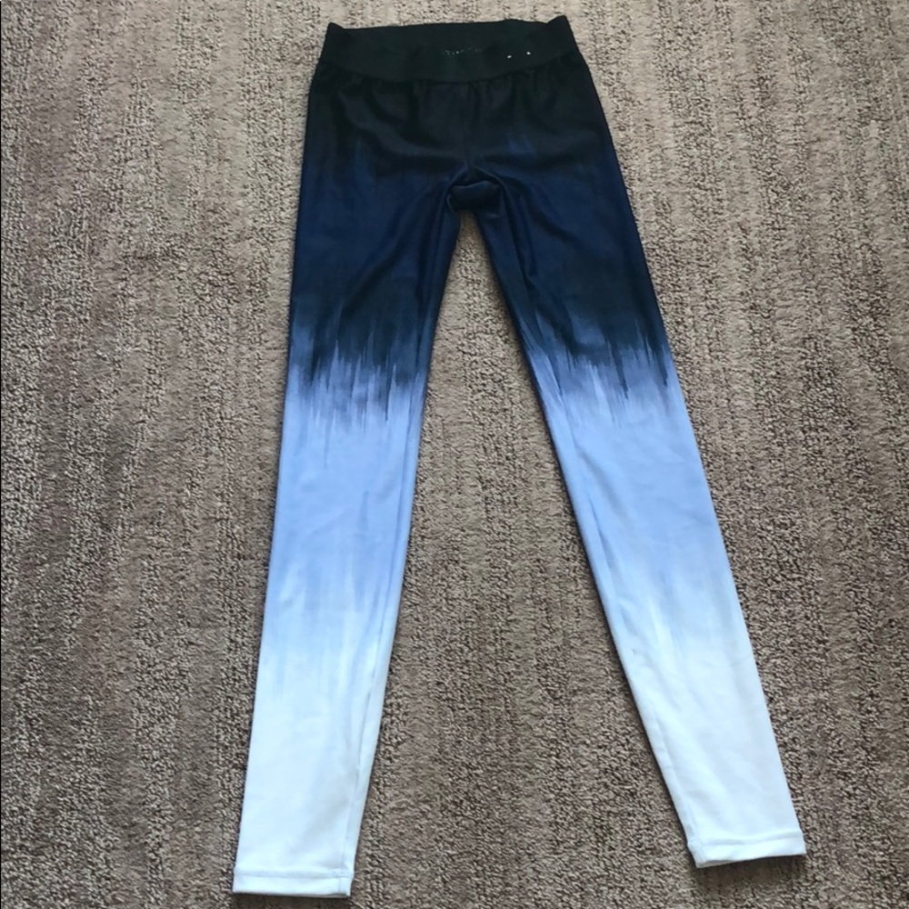 GapFit sports leggings in size XS.
